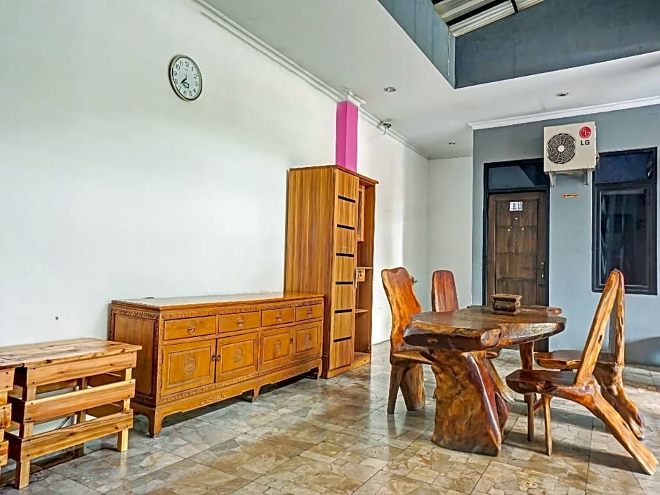 OYO 90187 Puri Allisa Syariah