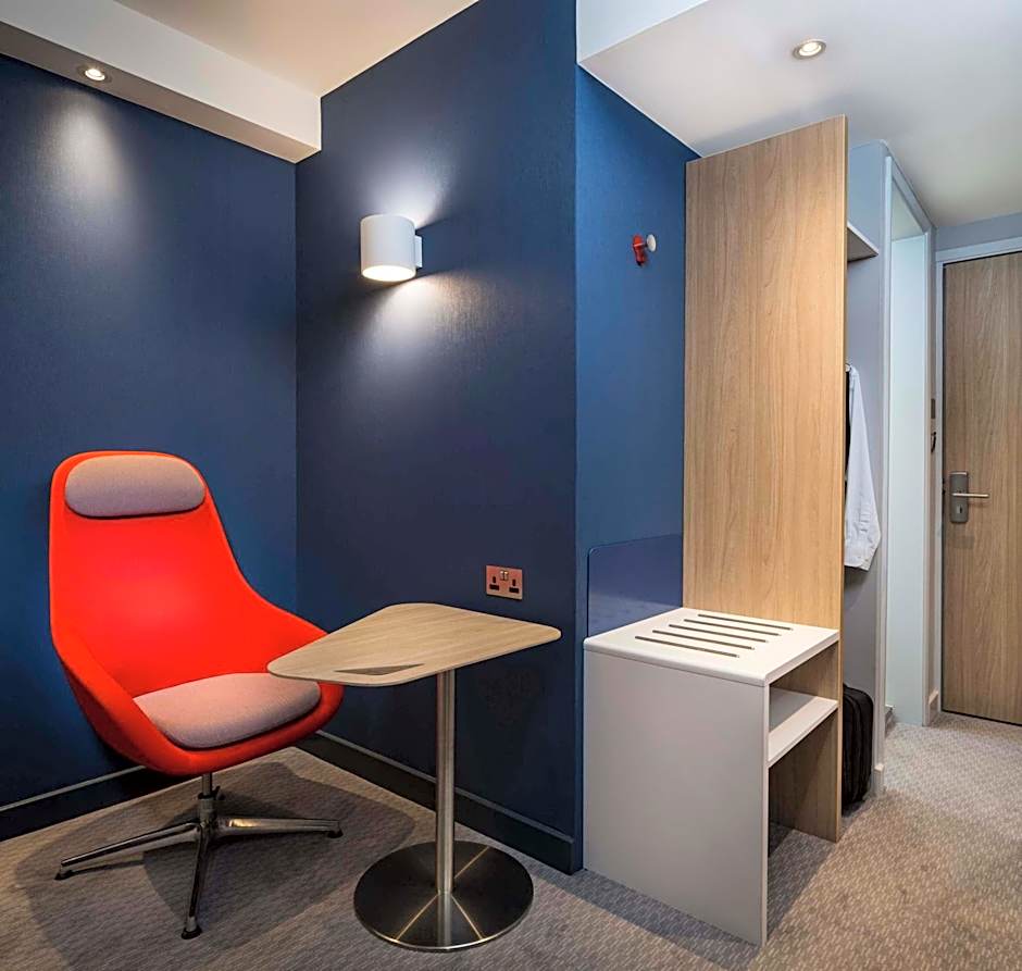 Holiday Inn Express Belfast City Queens Quarter By IHG