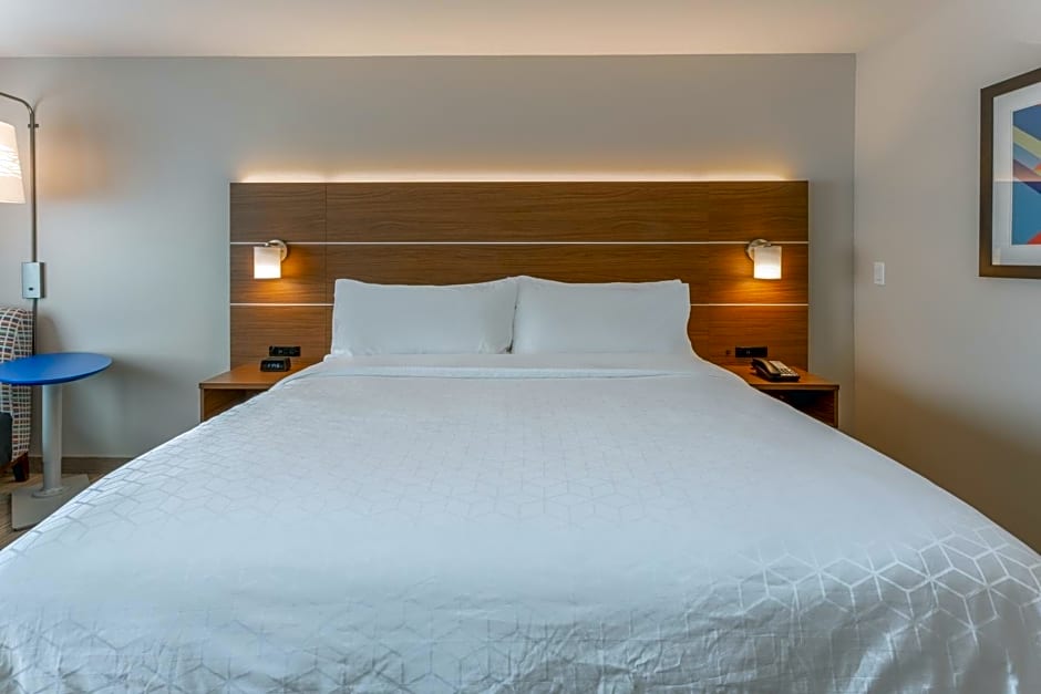 Holiday Inn Express & Suites - Rice Lake, an IHG Hotel