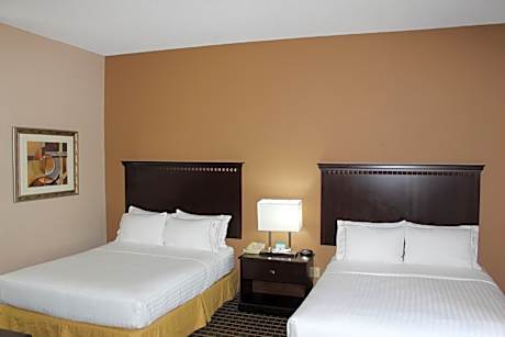 2 Queen Beds Suite