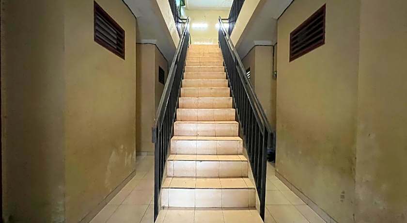 OYO 93412 Kost Irma Syariah Near UPTD SMP Negeri 8 Parepare