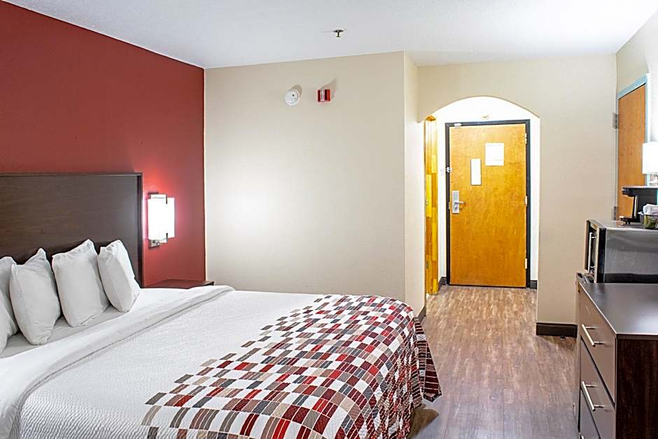 Red Roof Inn & Suites Middletown-Franklin