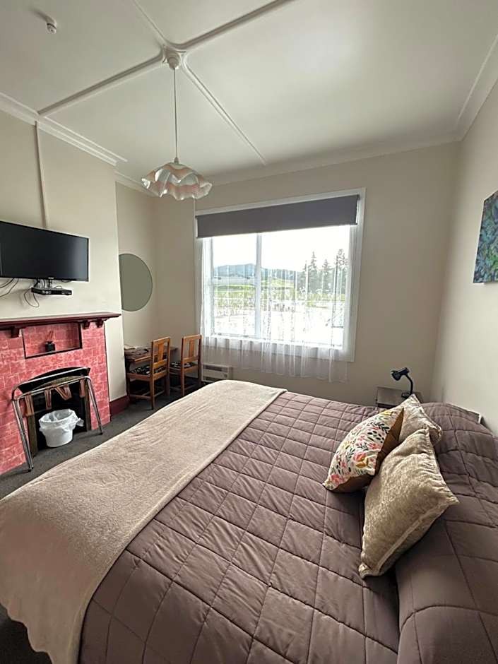 Beaumont Hotel and Holiday Park
