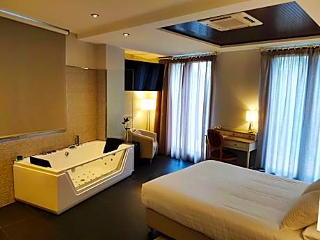 Deluxe Double Room with Spa Bath