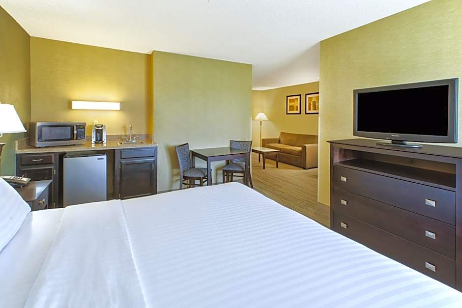 Country Inn & Suites by Radisson, Benton Harbor-St. Joseph, MI