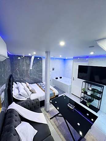 Room & Jacuzzi - Stade de France