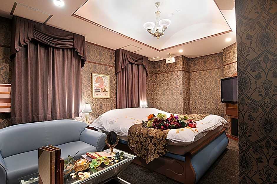 Izumiotsu Chapel Sweet - Adult Only