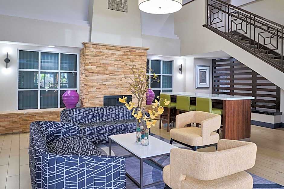 DoubleTree by Hilton Chatsworth