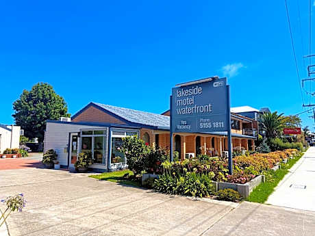 Lakeside Motel Waterfront