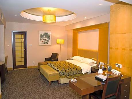 Deluxe Business Suite