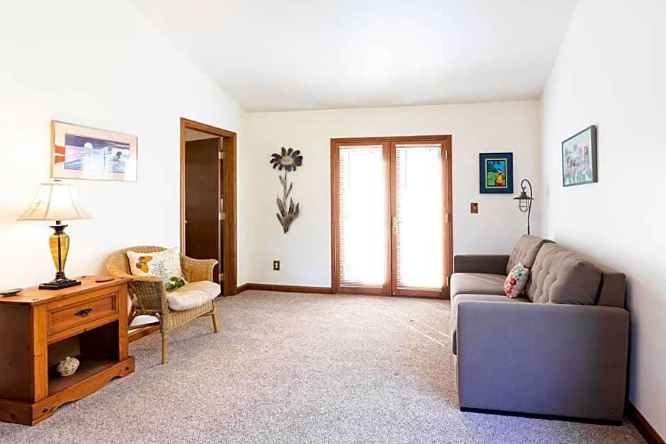 Inn at Tern Lake