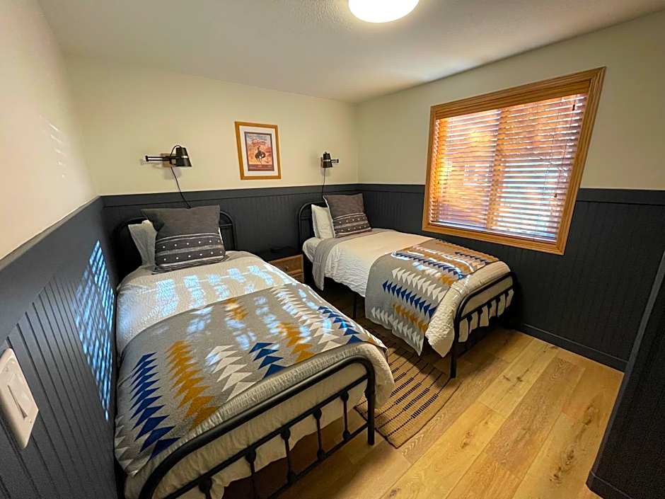 Pinedale Cozy Cabins