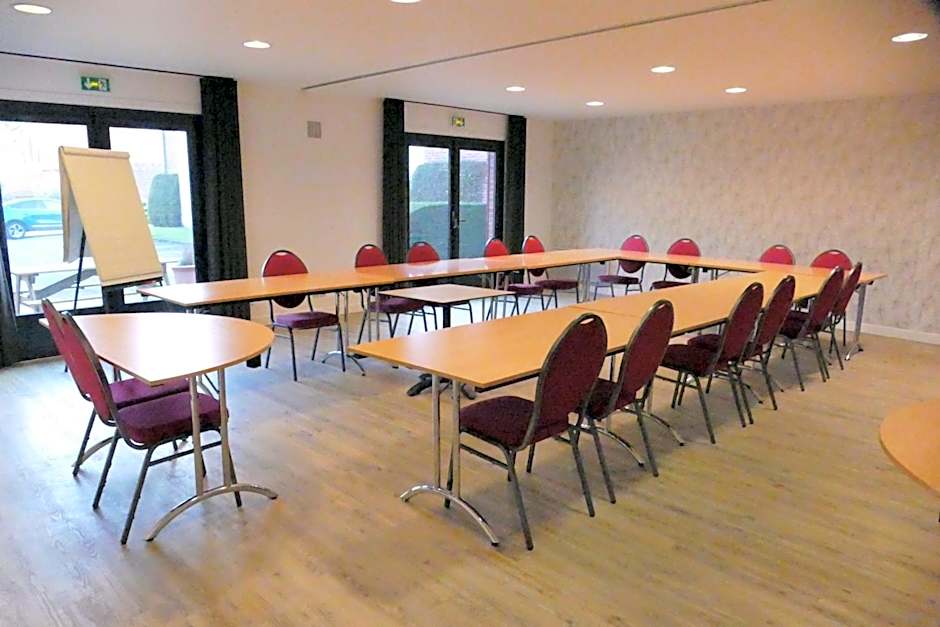 The Originals City, Hotel Le Gayant, Douai (Inter-Hotel)