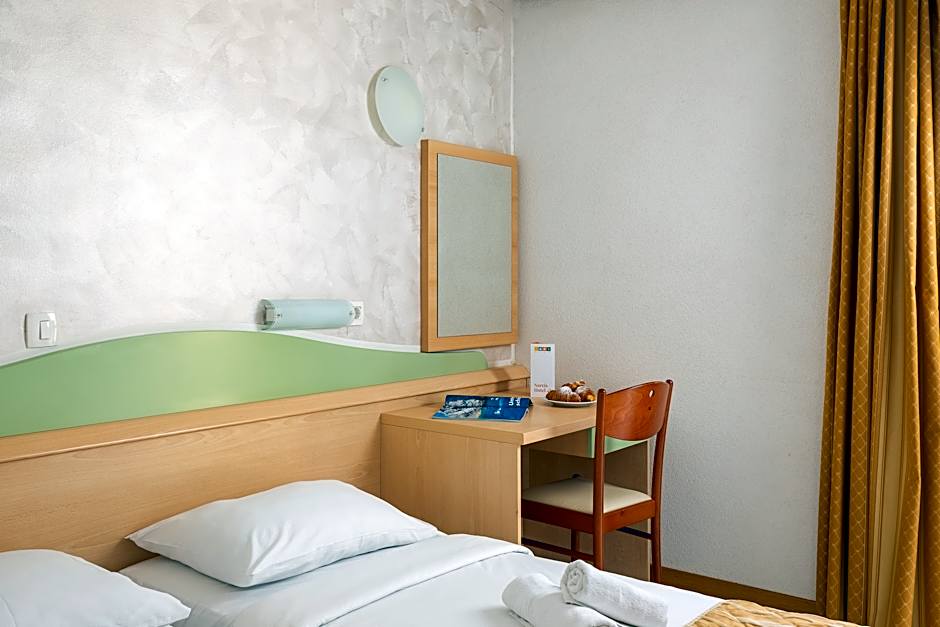 Photo 1 of 4 of Double room Economy