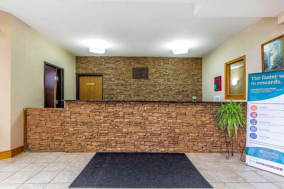 Quality Inn & Suites Chesterfield Village