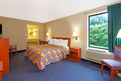 Double Smoking Room Free Wi-Fi, Refrigerator And Coffee Maker