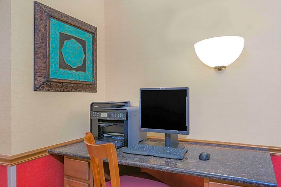 Super 8 by Wyndham Marshalltown