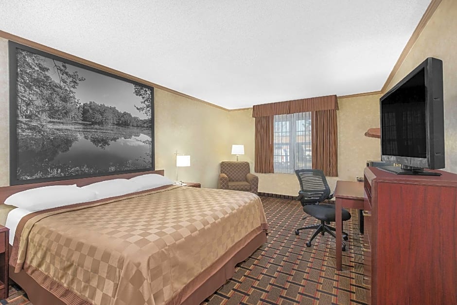 Super 8 Maumee/Toledo, OH – Maumee, OH