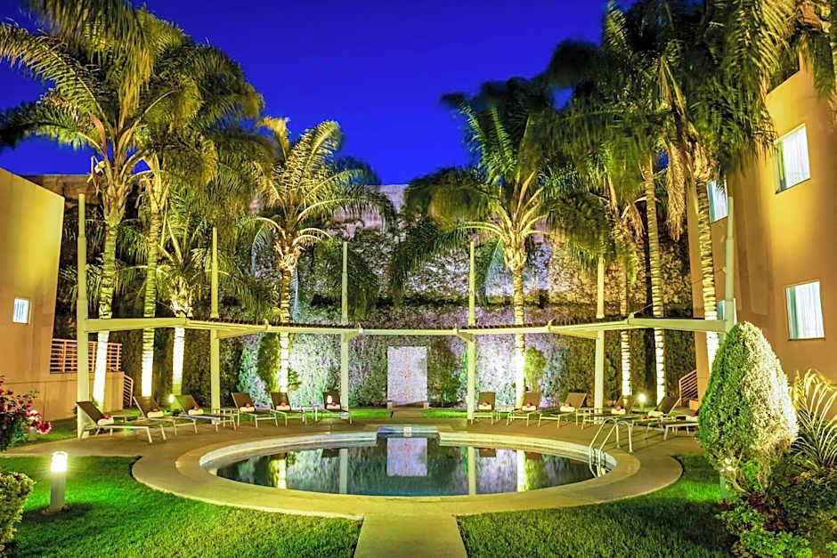 Fiesta Inn Express San Luis Potosi Oriente