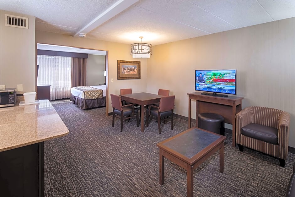 Photo 1 of 6 of Oversized 1 King Bed Suite