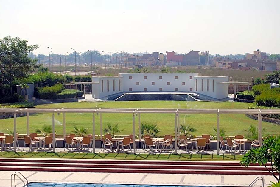 Treehouse Hotel Club & Spa, Bhiwadi