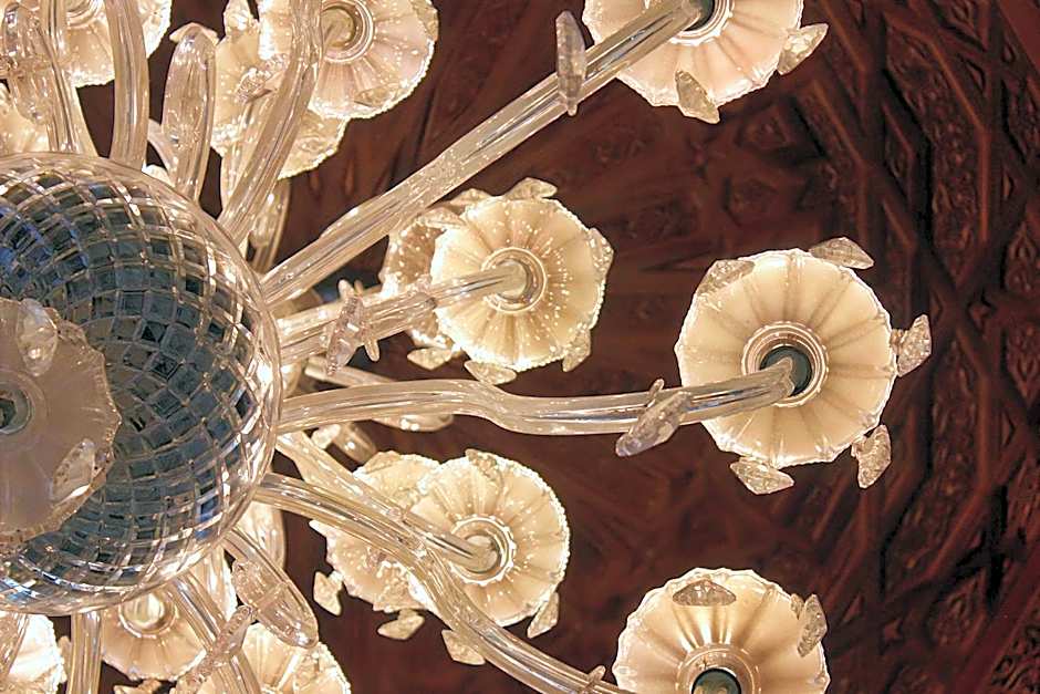 Majliss Hotel Downtown