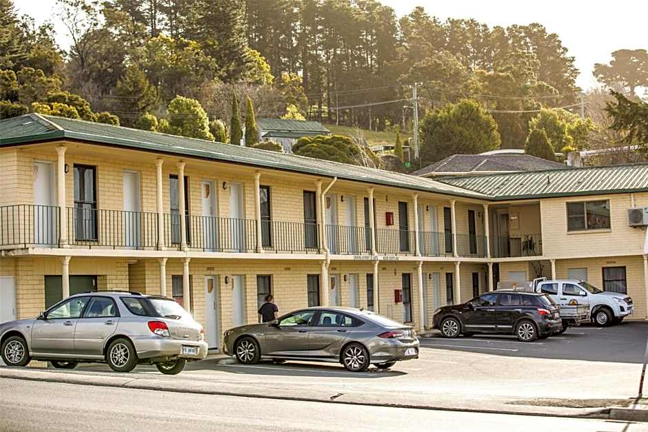 Nightcap at Riverside Hotel