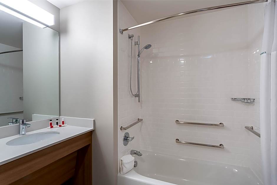 Photo 1 of 1 of Studio 1 Queen Bed Suite, Hearing/Mobility Accessible, Grab Bars, Bathtub