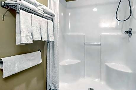 2 Queen Beds, No Smoking, Accessible Room