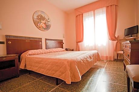 Economy Double or Twin Room