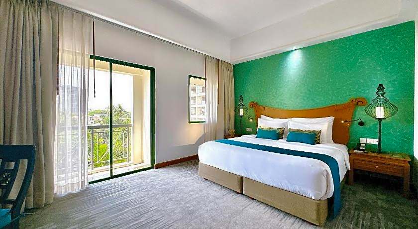 Mercure Yangon Kaba Aye