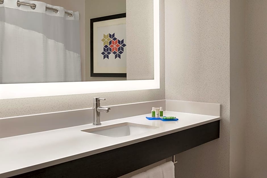 Holiday Inn Express Hotel & Suites McAlester By IHG