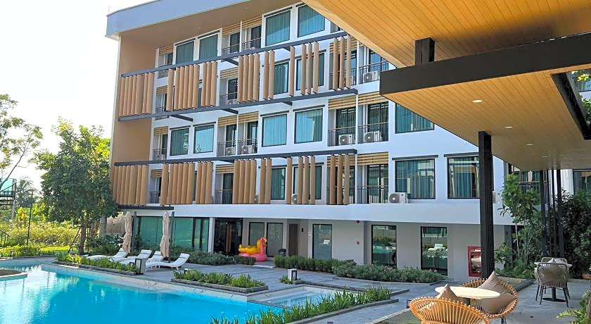 Crystal Srivaree Suvarnabhumi Hotel