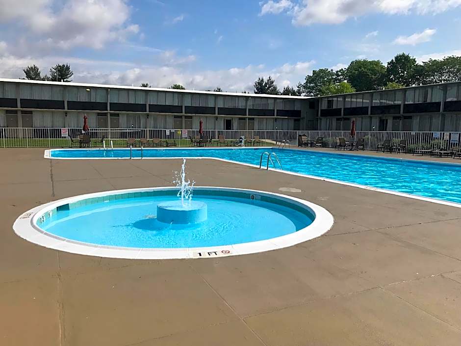 SureStay Plus Hotel by Best Western Lehigh Valley