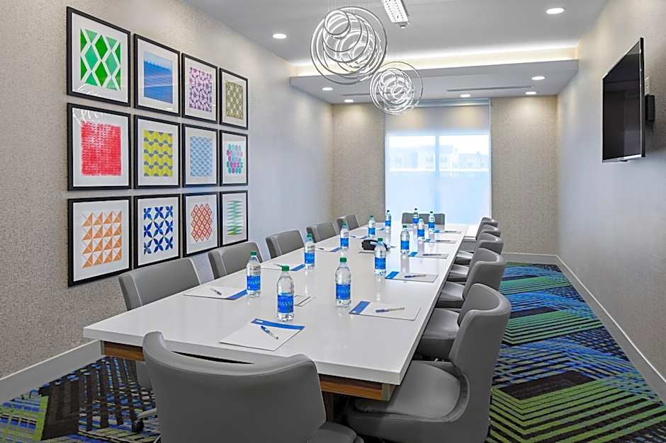 Holiday Inn Express & Suites Lubbock Central - Univ Area By IHG