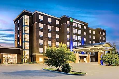 Holiday Inn Express & Suites Cold Lake By IHG
