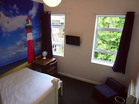 Double Room with Courtyard View - Shared Bathroom