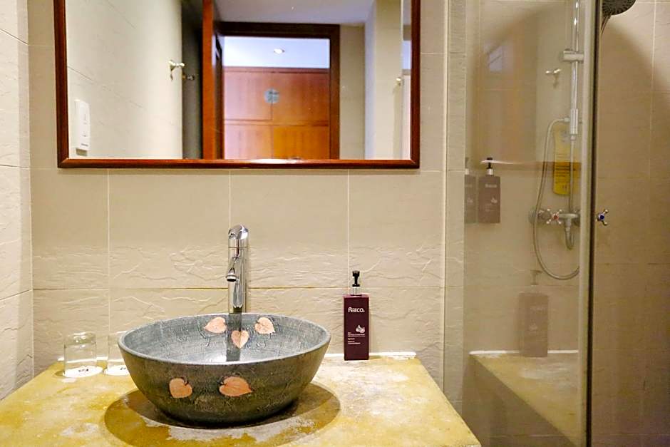 Butterfly on Wellington, Central