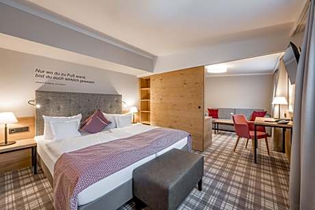 Suite with Mountain View