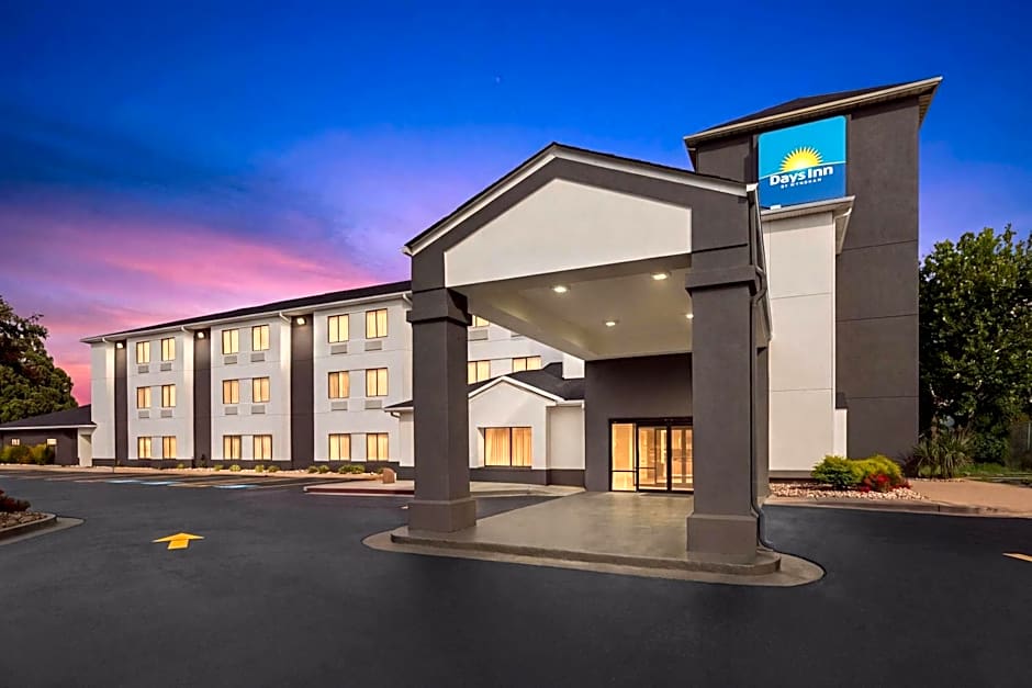 Days Inn by Wyndham McDonough