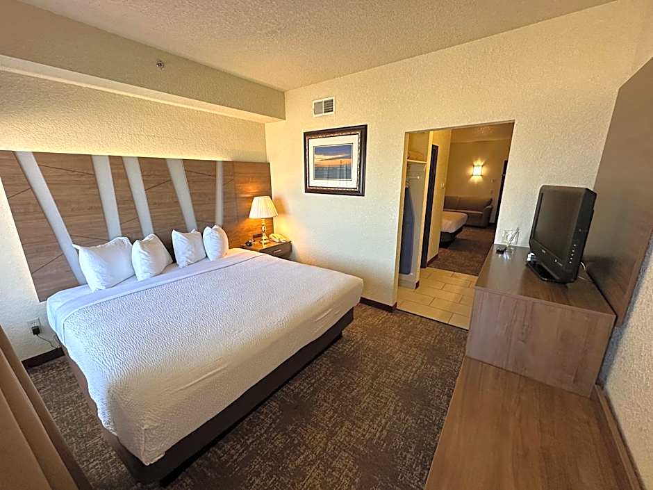 Mackinaw Beach And Bay All Suites Resort