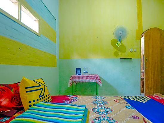 Hotel O Gandrung Payungan Family InnNearStasiun Banyuwangi Kota