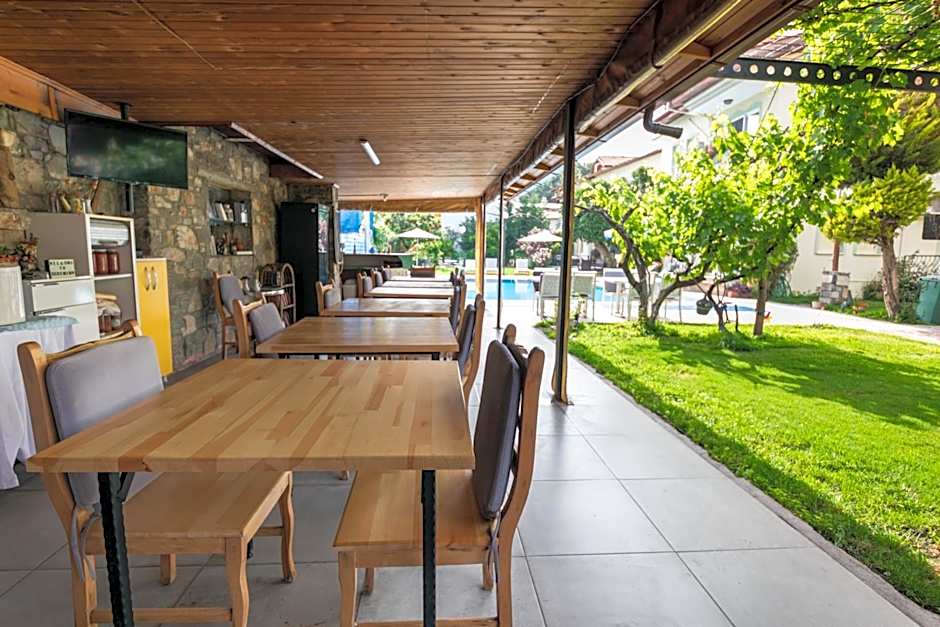 Dedeminn Garden Hotel