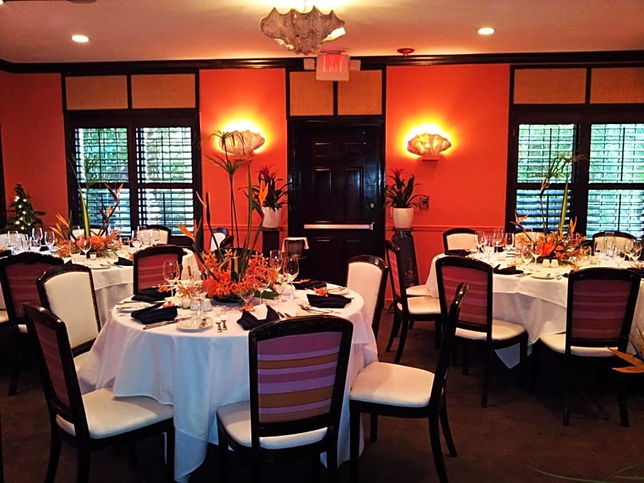 The Caribbean Court Boutique Hotel