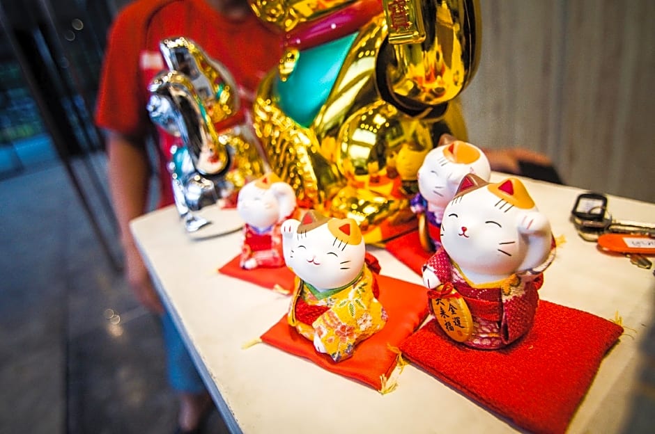 IZEN Budget Hotel & Residences (Plus)