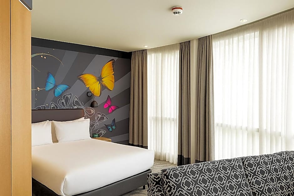 Holiday Inn Salisbury-Stonehenge By IHG