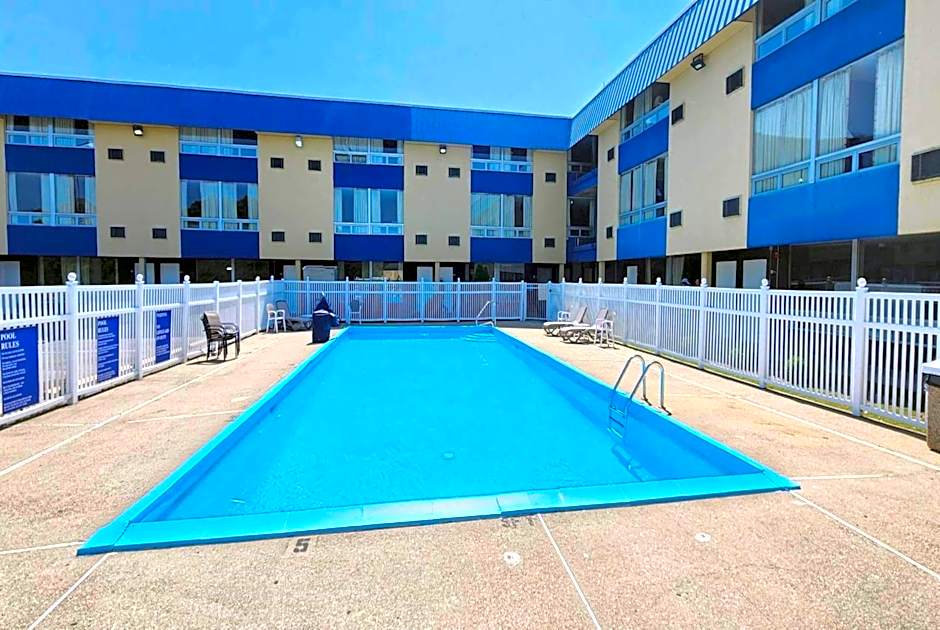 Days Inn by Wyndham Fort Wright Cincinnati Area
