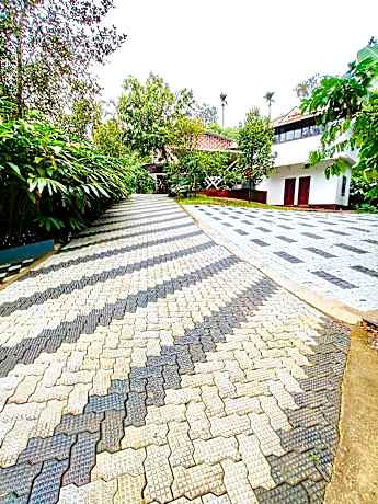 ARABIAN HOLIDAY RESORT at Calvary mount Idukki