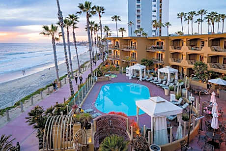 Pacific Terrace Hotel