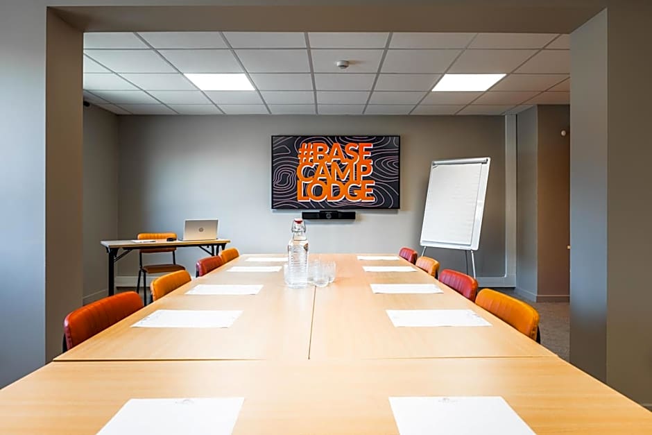 Hotel Base Camp Lodge - Albertville